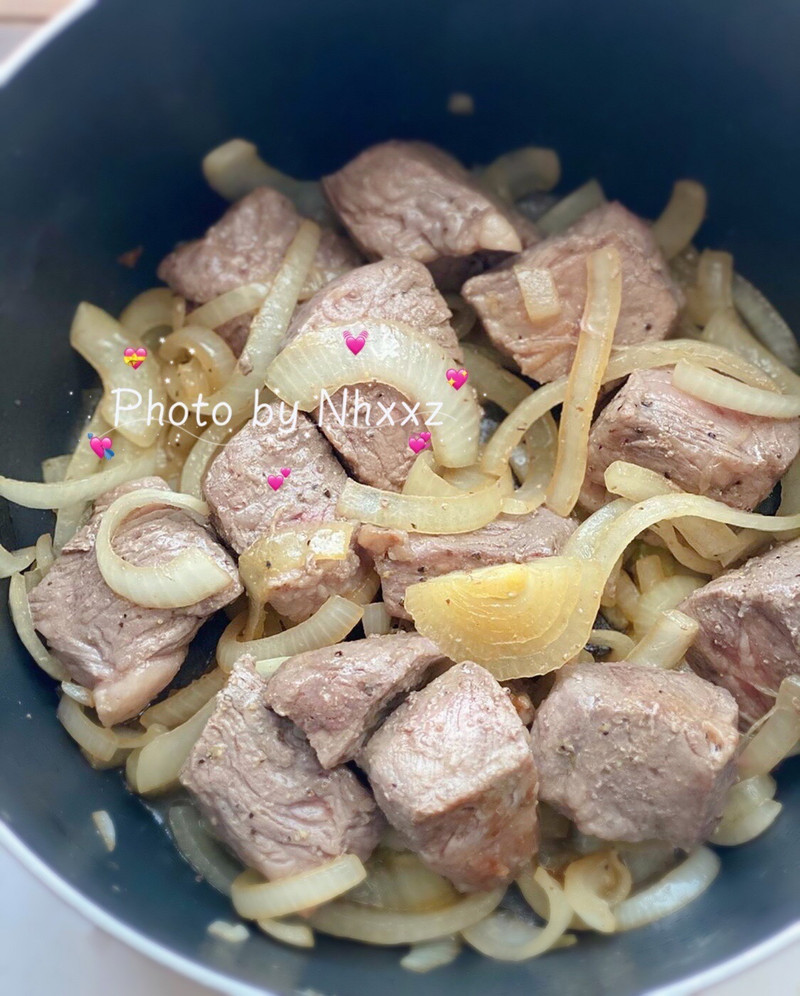 Beef with Cheese and Tomato