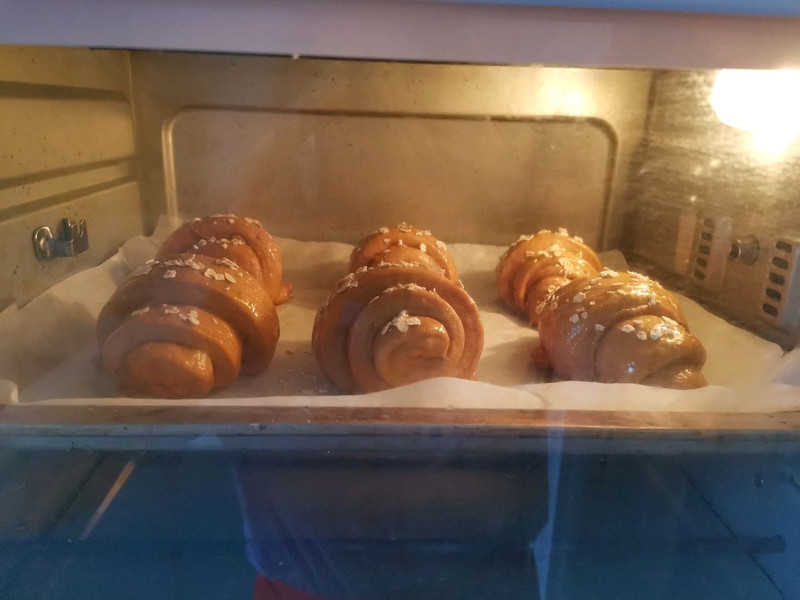 Brown Sugar and Dates Bread Roll