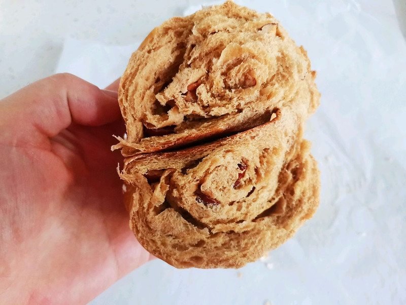 Brown Sugar and Dates Bread Roll