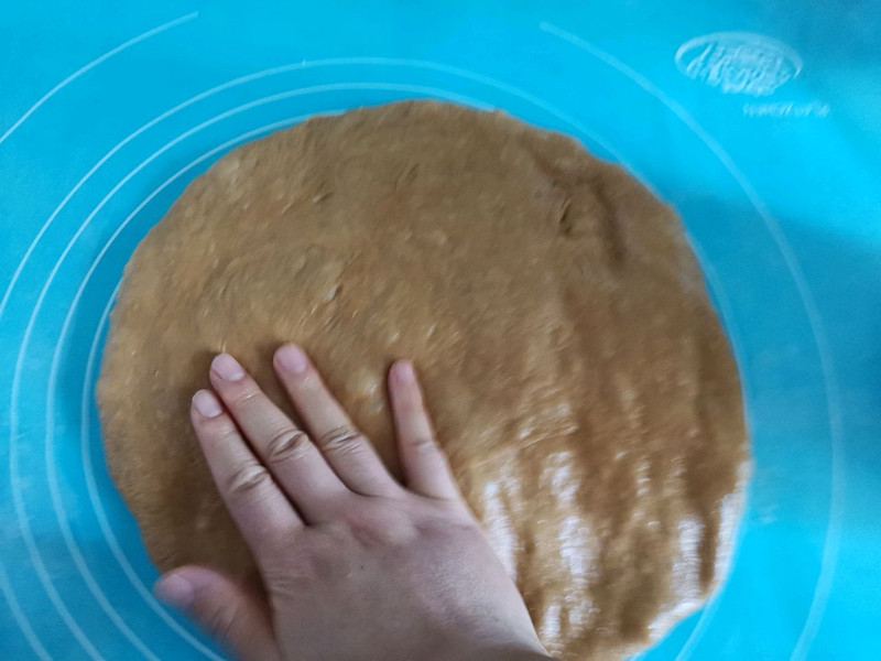 Brown Sugar and Dates Bread Roll