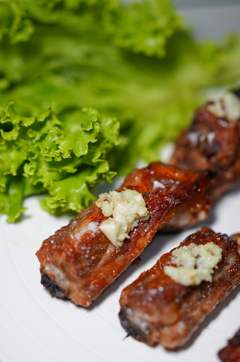 Garlic Grilled Ribs