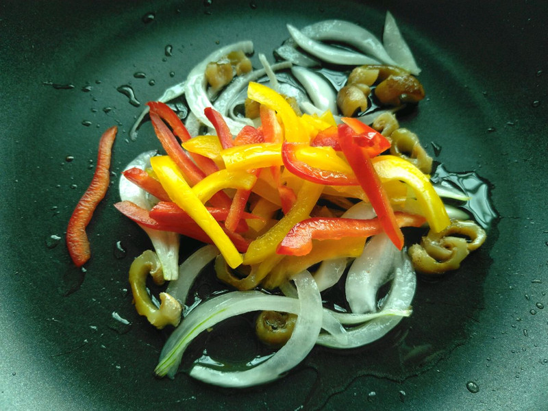 Stir-Fried Sea Cucumber with Bell Peppers