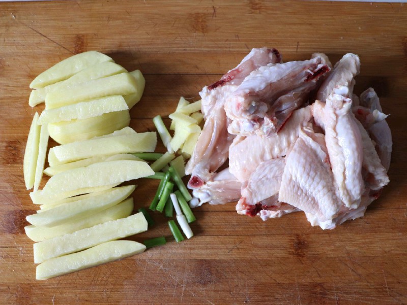 Pan Fried Cumin Chicken Wings and Potato Strips