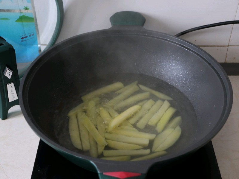 Pan Fried Cumin Chicken Wings and Potato Strips