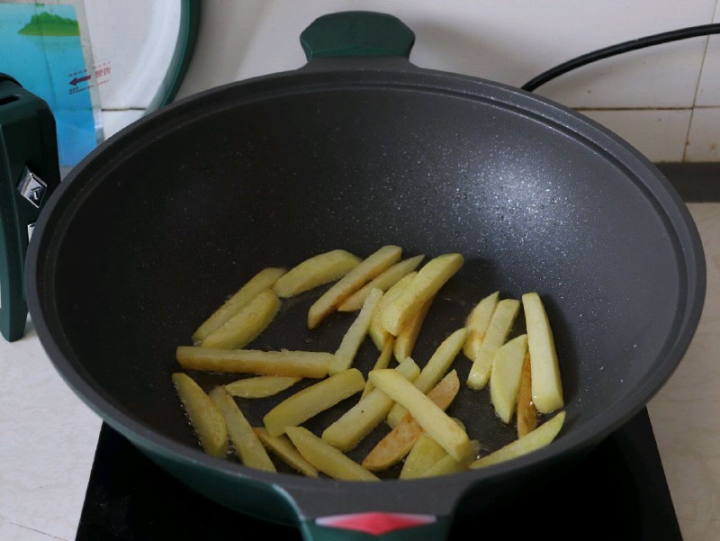 Pan Fried Cumin Chicken Wings and Potato Strips