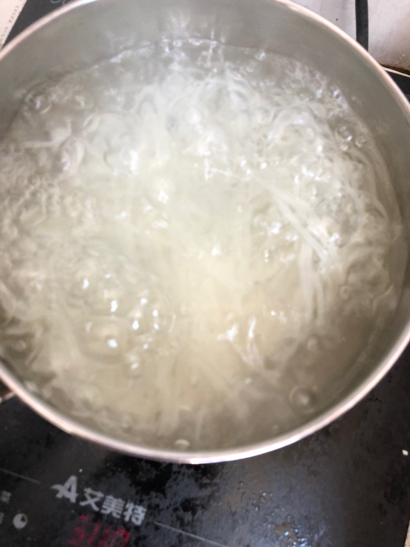 snail rice noodle