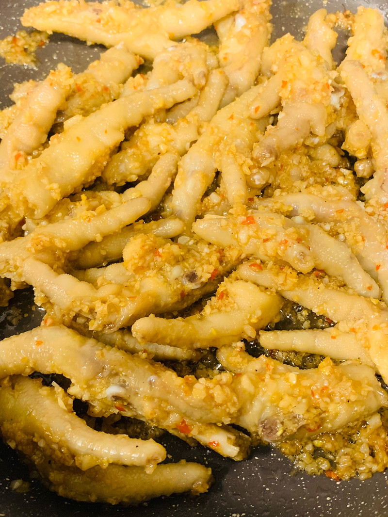Chicken Feet with Garlic