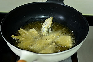 Chinese squirrel and cinnamon fish