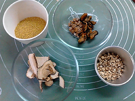 Dried scallop and tamarind millet porridge