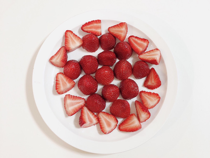 Frozen Strawberry Mousse with Silver Fungus