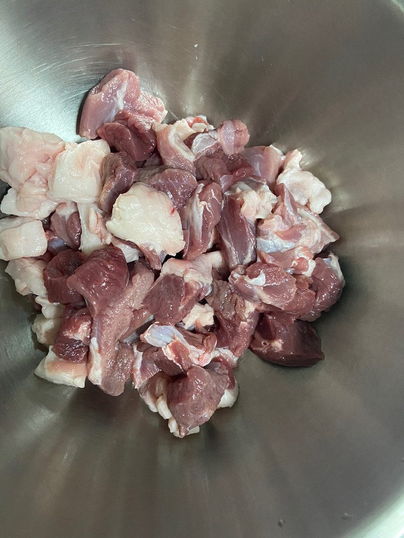 Oven version of lamb kebabs