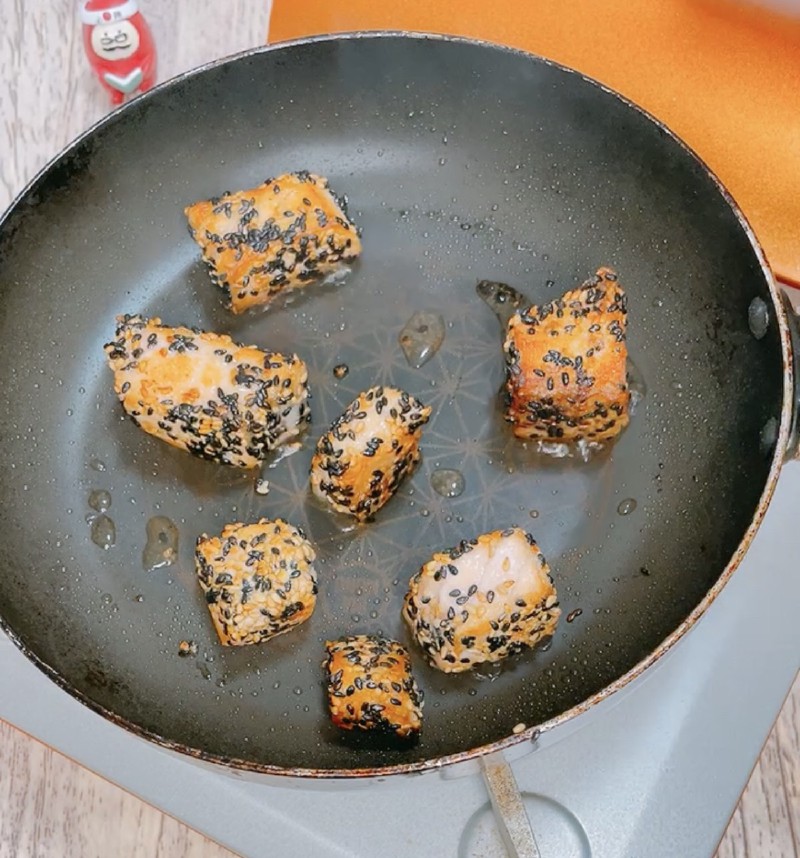Sesame Salmon Chunks