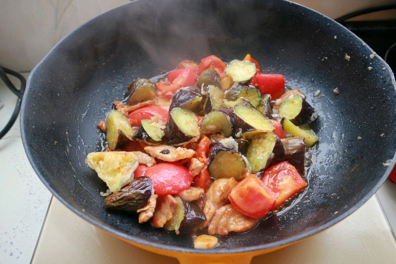 Stir-fried Eggplant with Tomato