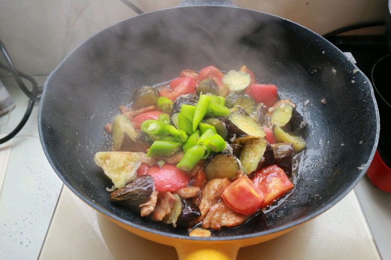 Stir-fried Eggplant with Tomato
