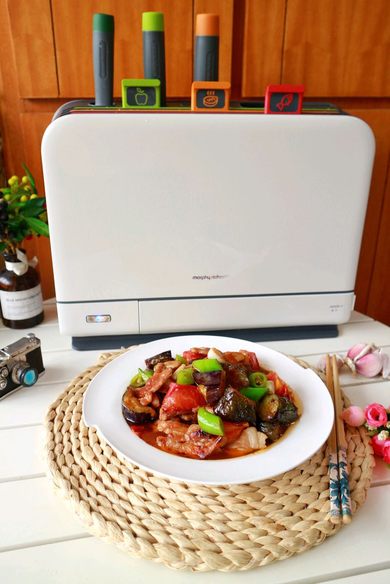 Stir-fried Eggplant with Tomato