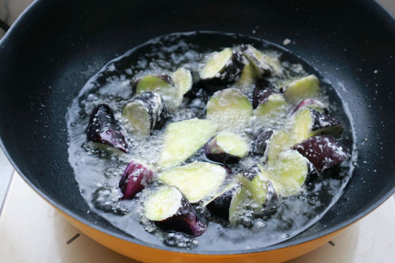 Stir-fried Eggplant with Tomato