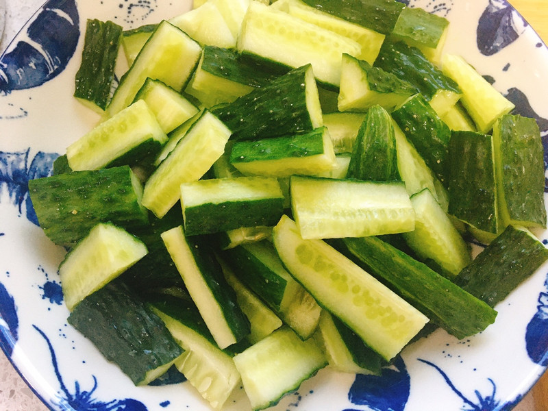Spicy and Sour Cucumber Strips