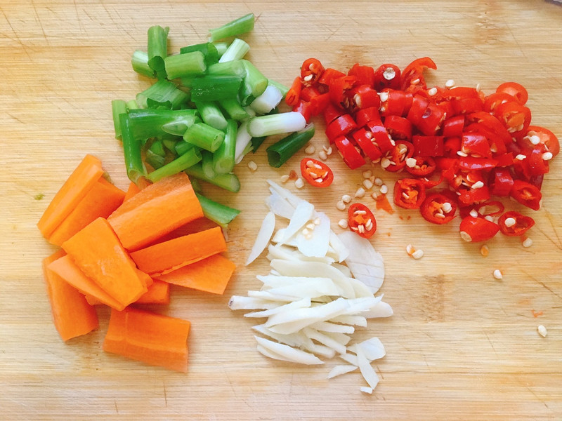 Spicy and Sour Cucumber Strips