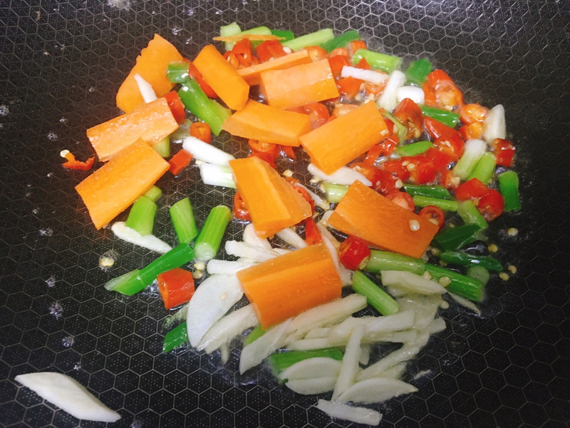 Spicy and Sour Cucumber Strips
