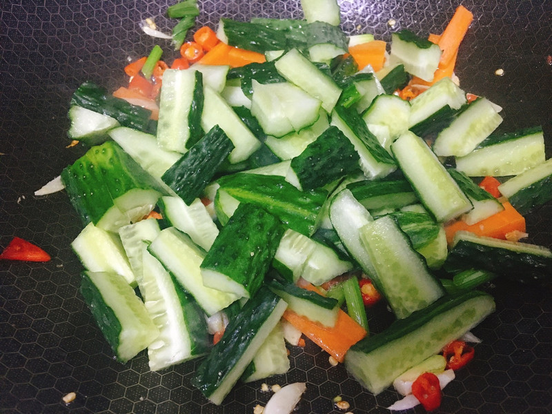 Spicy and Sour Cucumber Strips