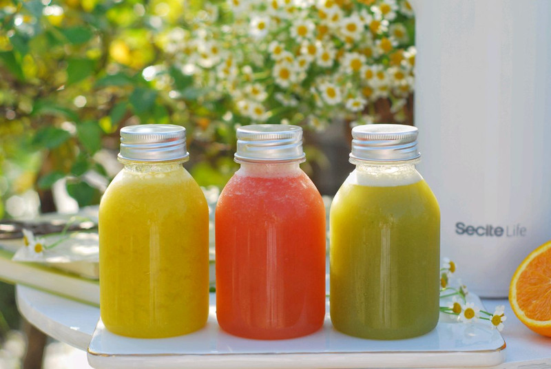 Detoxification, whitening and slimming three fruit and vegetable juice