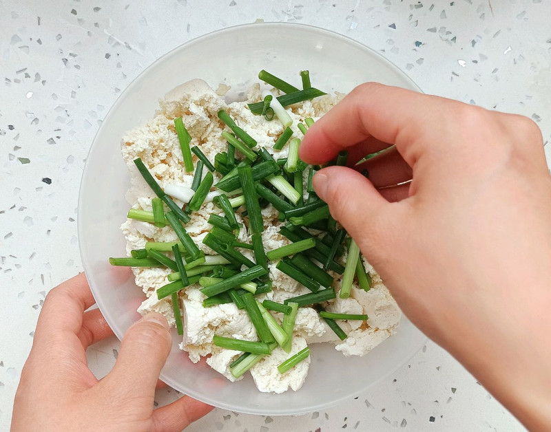 Tofu with scallions