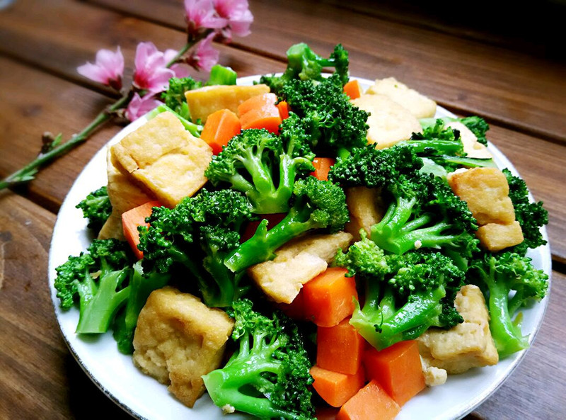 Vegetarian sauteed broccoli