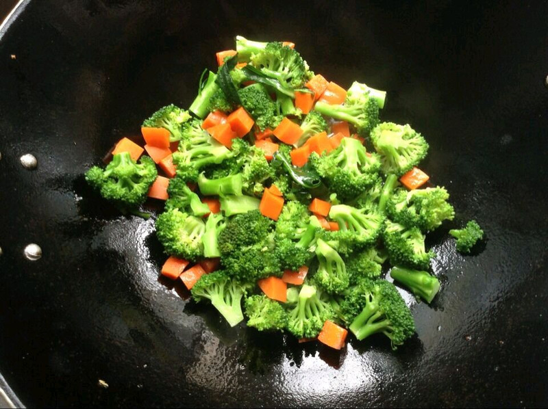 Vegetarian sauteed broccoli